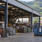 Chatarra metálica clasificada en una instalación industrial de Bizkaia
